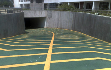 地下车库无震动止滑坡道地坪